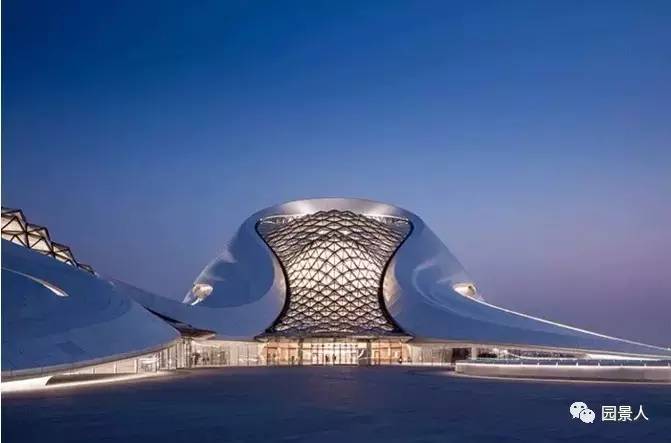 建筑师马岩松简介,中国著名建筑设计师及作品