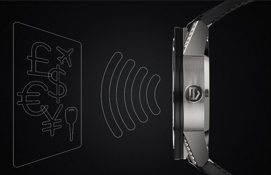 泰格豪雅运动系列图片,泰格豪雅智能腕表和苹果腕表