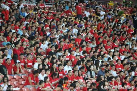 足球不是一个人的比赛,中国对阵日本足球名场面