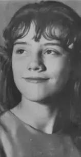 面对这个少女，全镇的人都成了*兽禽**