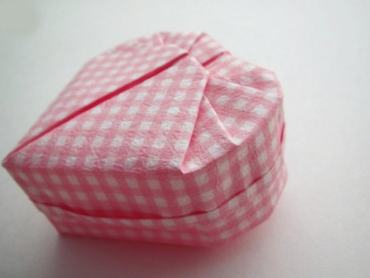 组合心形礼品盒折纸图解教程,心形收纳盒折纸大全