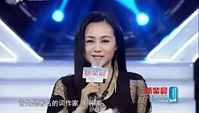 天啊,童年女神脸尖到不敢认,这是老了还是整容?