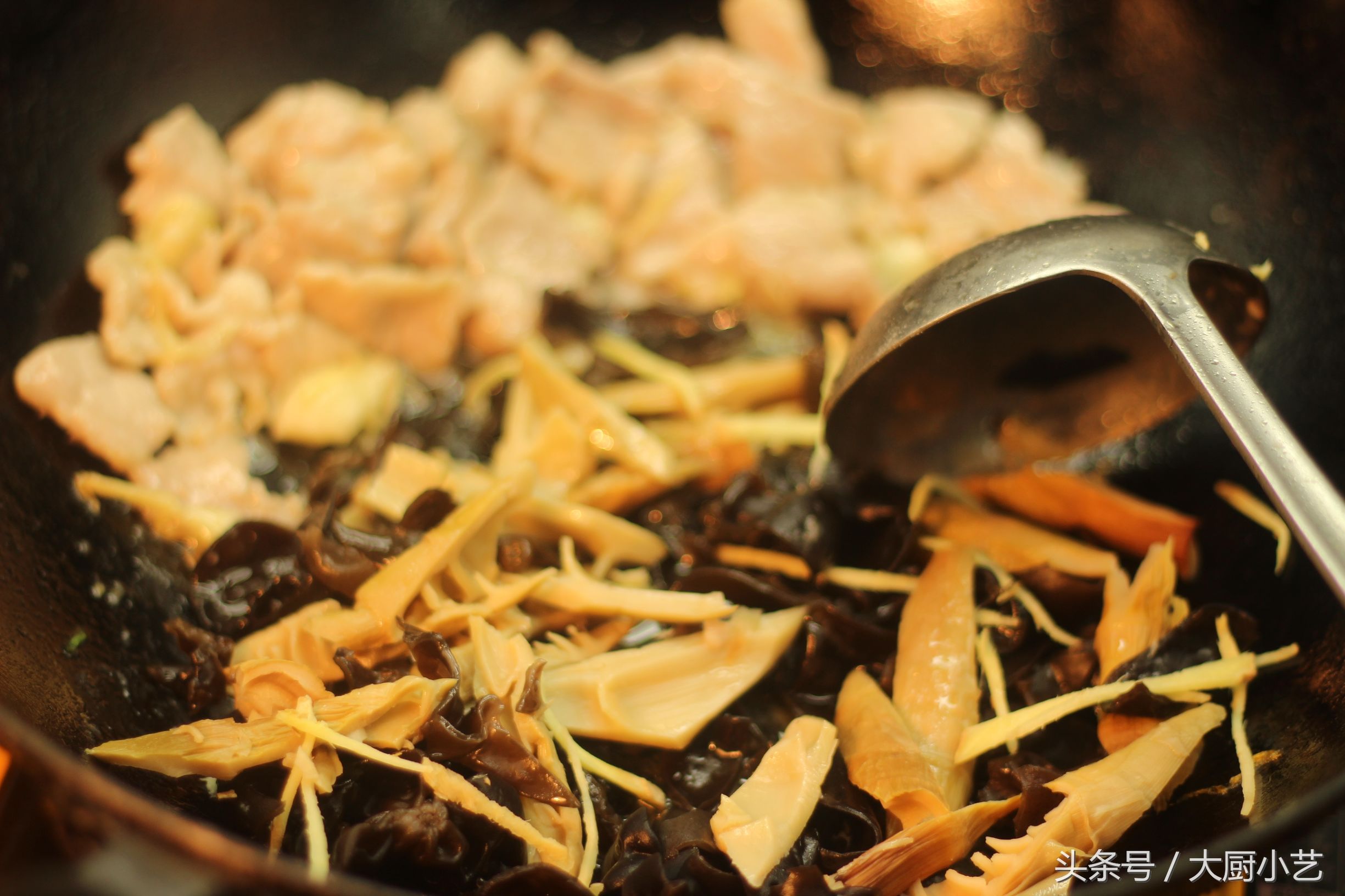 人老了长老年斑跟白斑,人老了长老年斑是什么原因