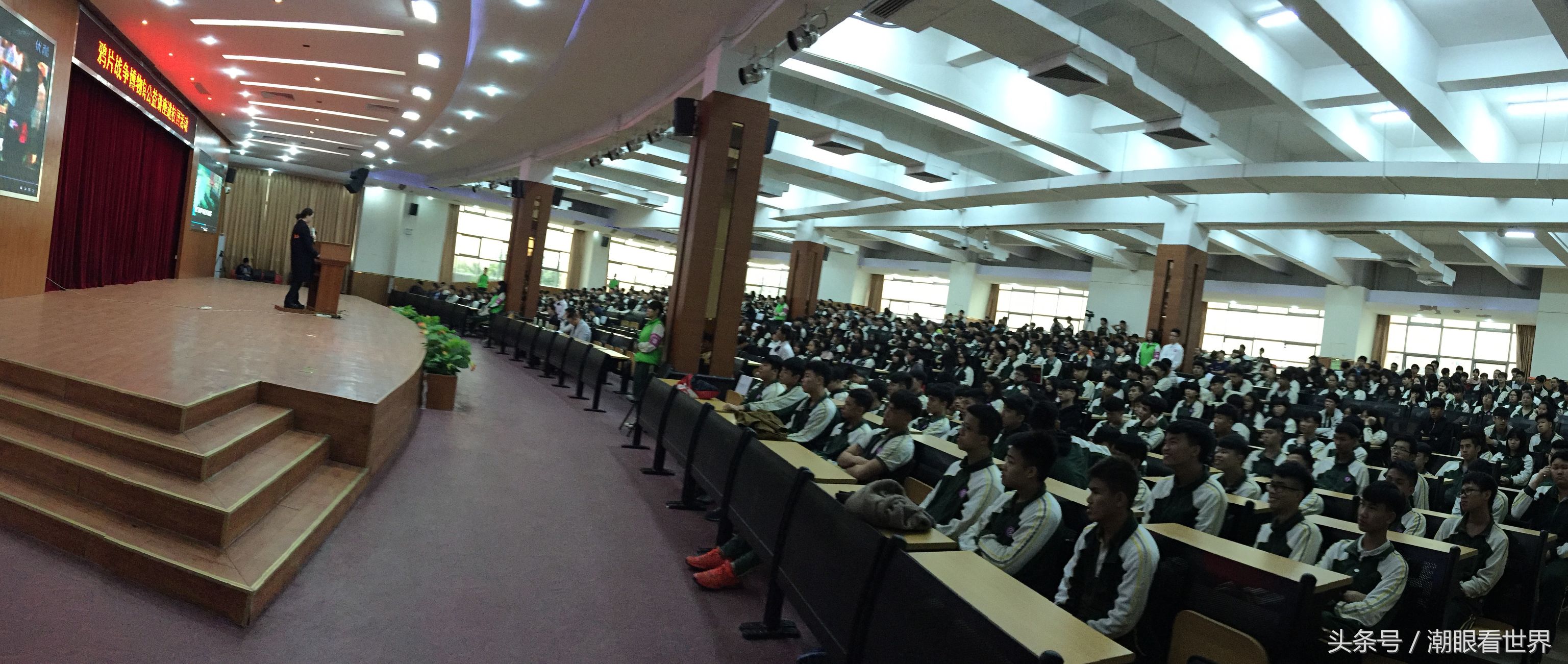 *片鸦**战争博物馆禁毒讲座走进纺校