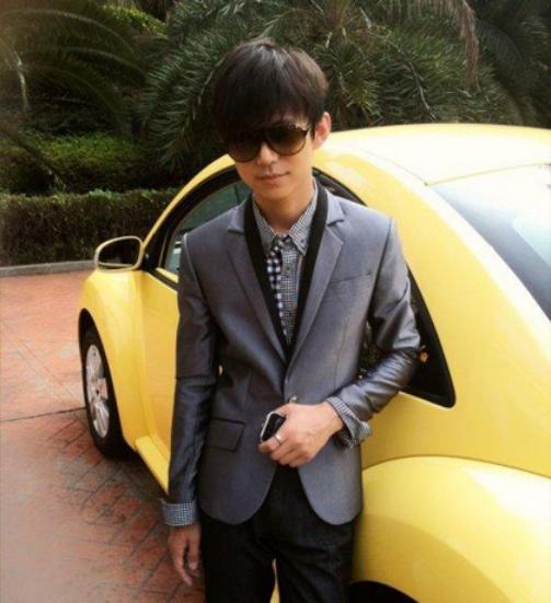 何炅家庭简介,何炅家庭背景首次曝光