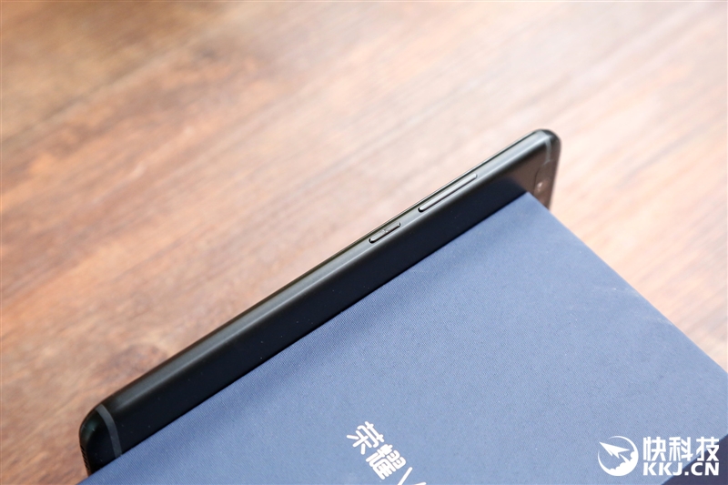 荣耀手机升级8.0测评,荣耀手机关于使用流畅度测试