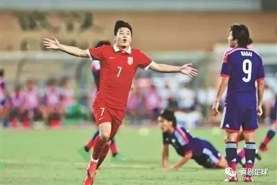 球迷观看中韩对决,球迷观看国足战胜韩国