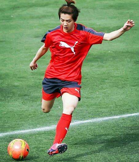 鹿晗踢野球,鹿晗野球视频