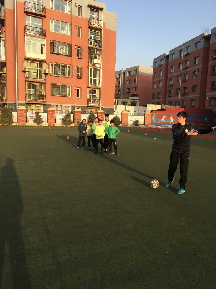 呼和浩特市回民区体育训练馆,回民学校足球