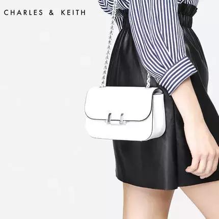 这几款包包让你美腻一个冬季,这几款包包让你一包背进时尚圈