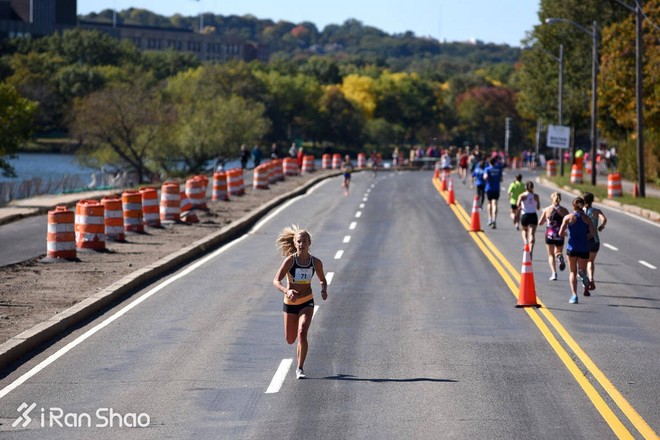 2017纽约半马:美女赫德三连霸金发师妹破纪录