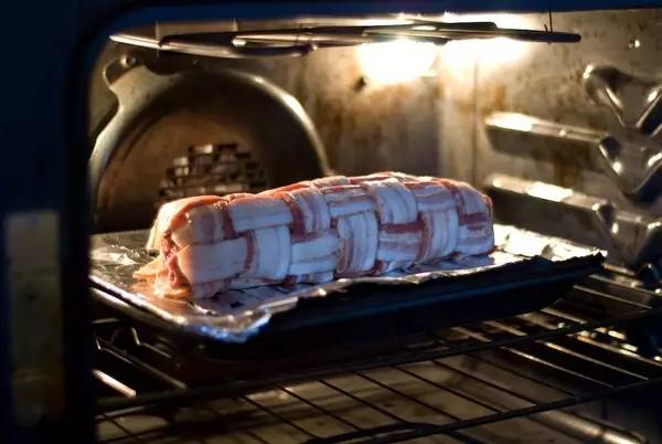 别老是背后嚼舌根,不要老是在背后嚼人家舌根