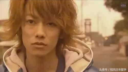 佐藤健生活中究竟是个什么样的人,佐藤健被评为最想拥有的容貌之一