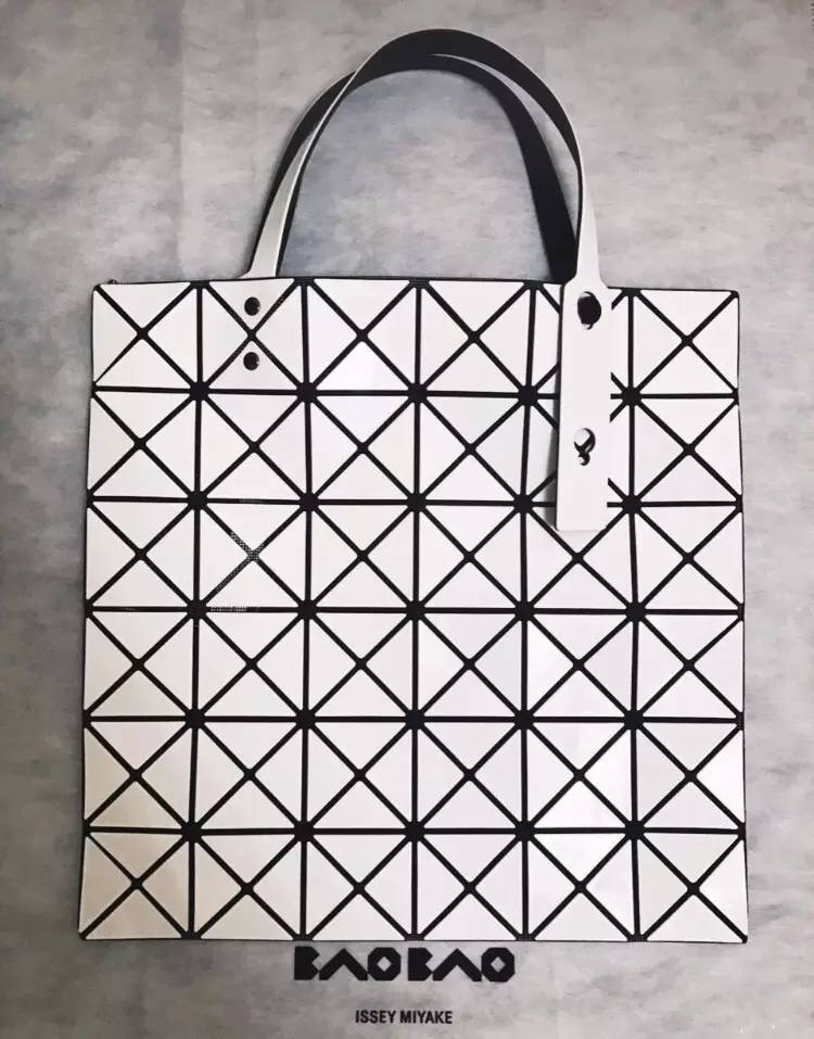 跟着艺术家学穿搭,跟艺术家学穿搭三组时髦颜色