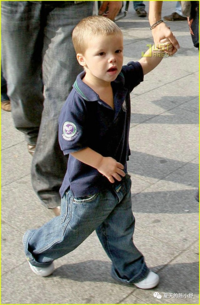 贝克汉姆大背头发型,贝克汉姆3个儿子名字