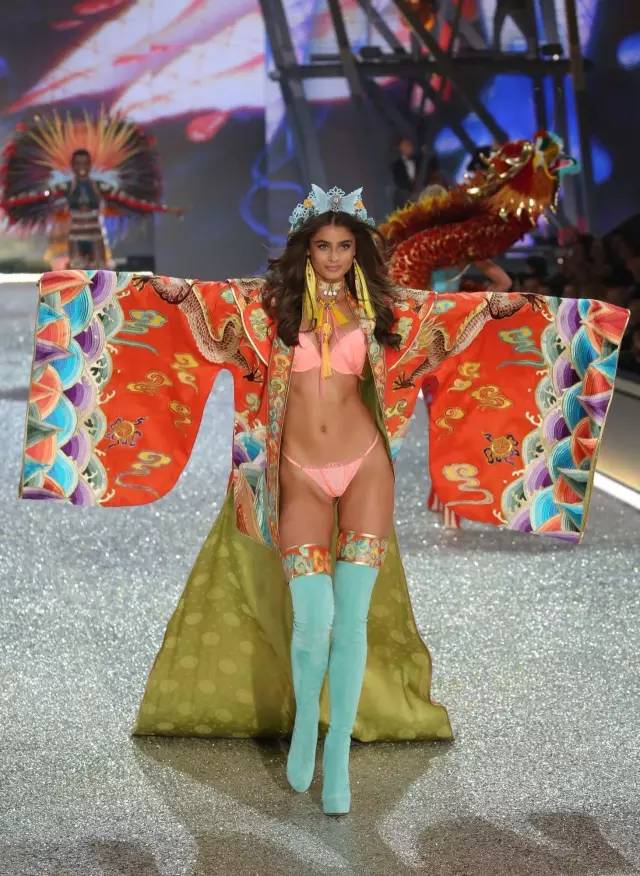 跟着最美的维秘,学做最丑的土鳖