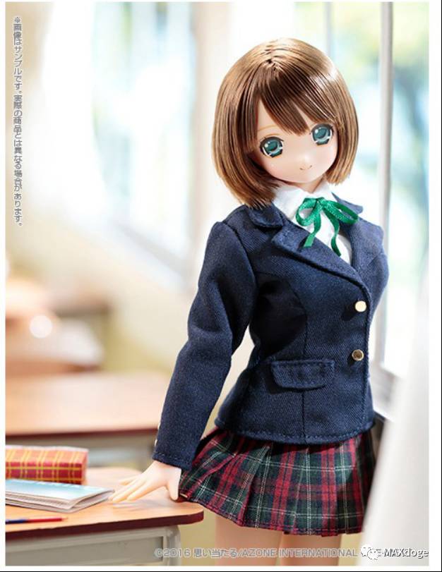 azone娃娃大小,放在手心里的娃娃