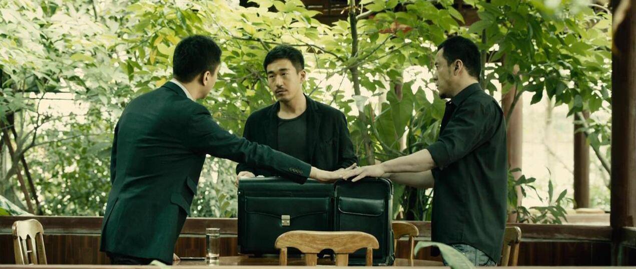 这个像*品毒**一样的男人,让*欲人**罢不能