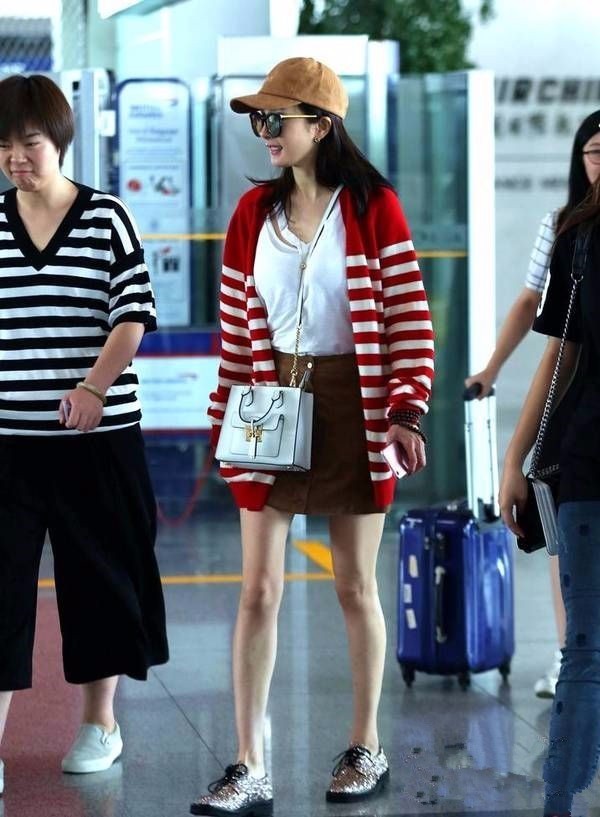 春天t恤最新款,春季t恤怎么穿比较好看