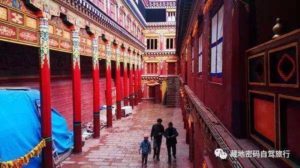 成都出发—川藏南线-北线-丹巴-色达五明佛学院-亚青寺-德格印经院-昌都-然乌湖-来古冰川-波密-林芝-拉萨经典十二日游