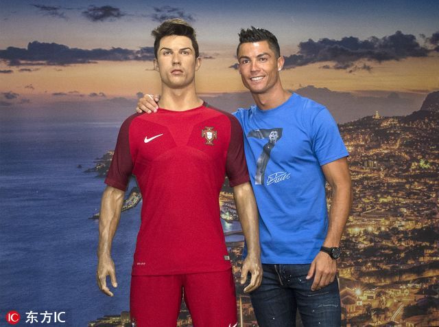 c罗蜡像在纽约时代广场揭幕,c罗雕像蜡像效果图