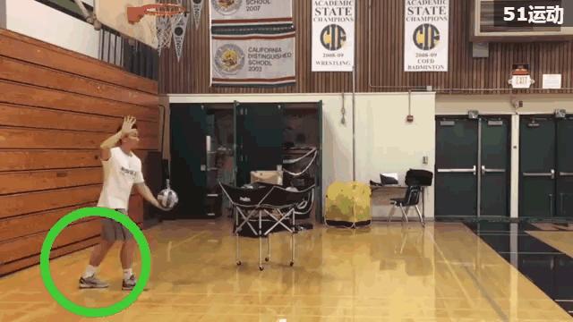 如何发排球的飘球,排球上手球的正确手型是怎样的