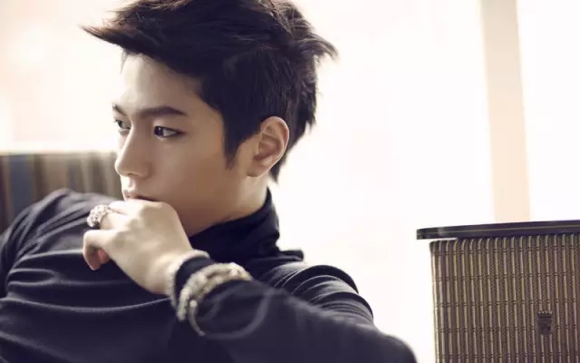 手臂上的白头粉刺怎么去除,黑头白头粉刺怎么彻底去除