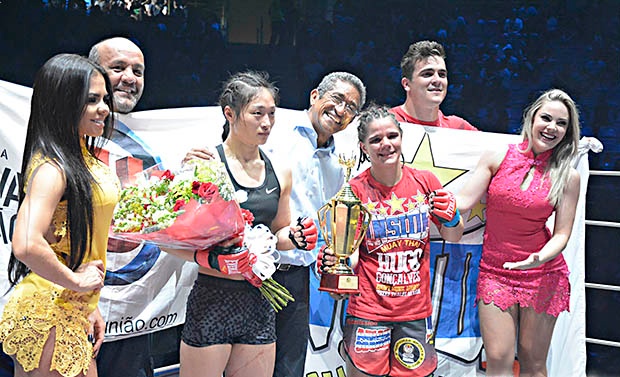 巴西“微笑杀手”*力暴**TKO中国十字固女王