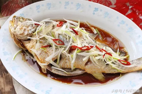 烟台小伙唱传奇,烟台小伙给老爸唱歌感动了评委