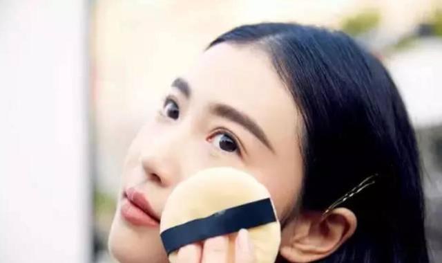 服装可以和什么结合,类似色的服装搭配