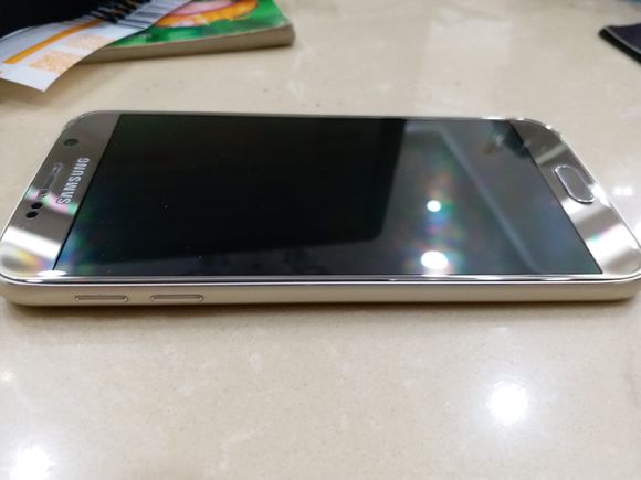 三星s6手机是曲面屏吗,三星s62024年使用