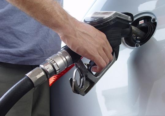 油箱盖打开有吸气声对不对,油箱盖打开有吸气声故障怎么维修