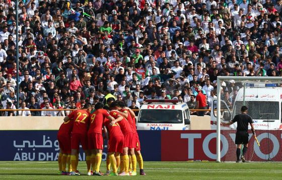 国足一胜一负,国足亚洲杯淘汰赛0:3惨败伊朗