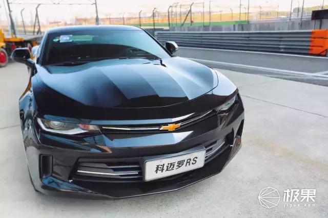 上海f1赛道体验价格,大黄蜂科迈罗敞篷版驾驶体验