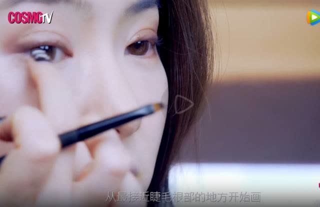 戚薇美妆教程日常化妆,戚薇惊艳美妆视频