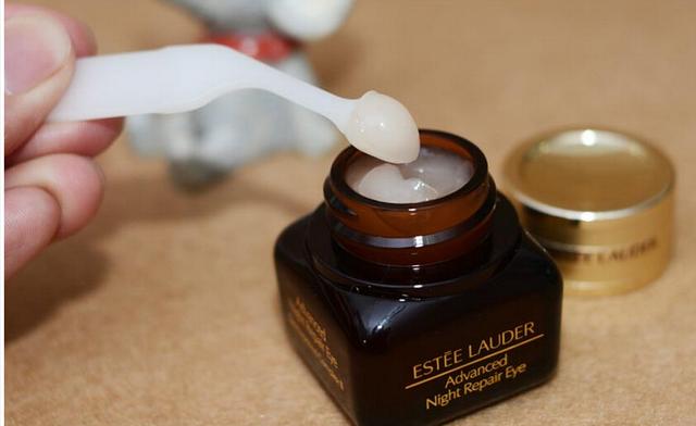 关于眼霜你必须吃下的安利丨问题统统消失不见！