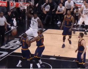 一肘就把詹皇击倒？这个*男美**子竟……