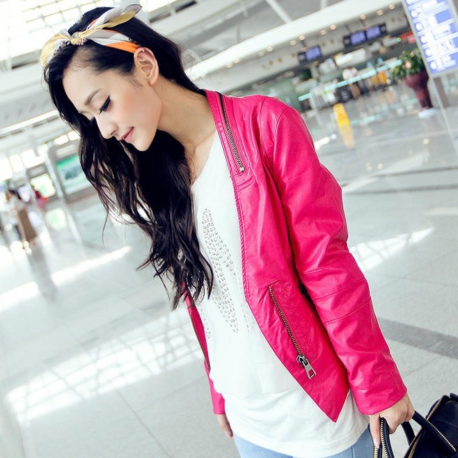 什么样的玫红颜色好看,玫红色衣服配什么颜色好看