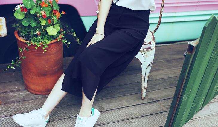 火辣辣的春日，还穿的这么庸俗，试试这几款小裤裤，特别是第5款