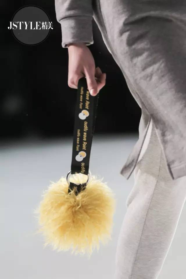 JSTYLE精美现场直击时装周：波点、星座放肆玩一把！