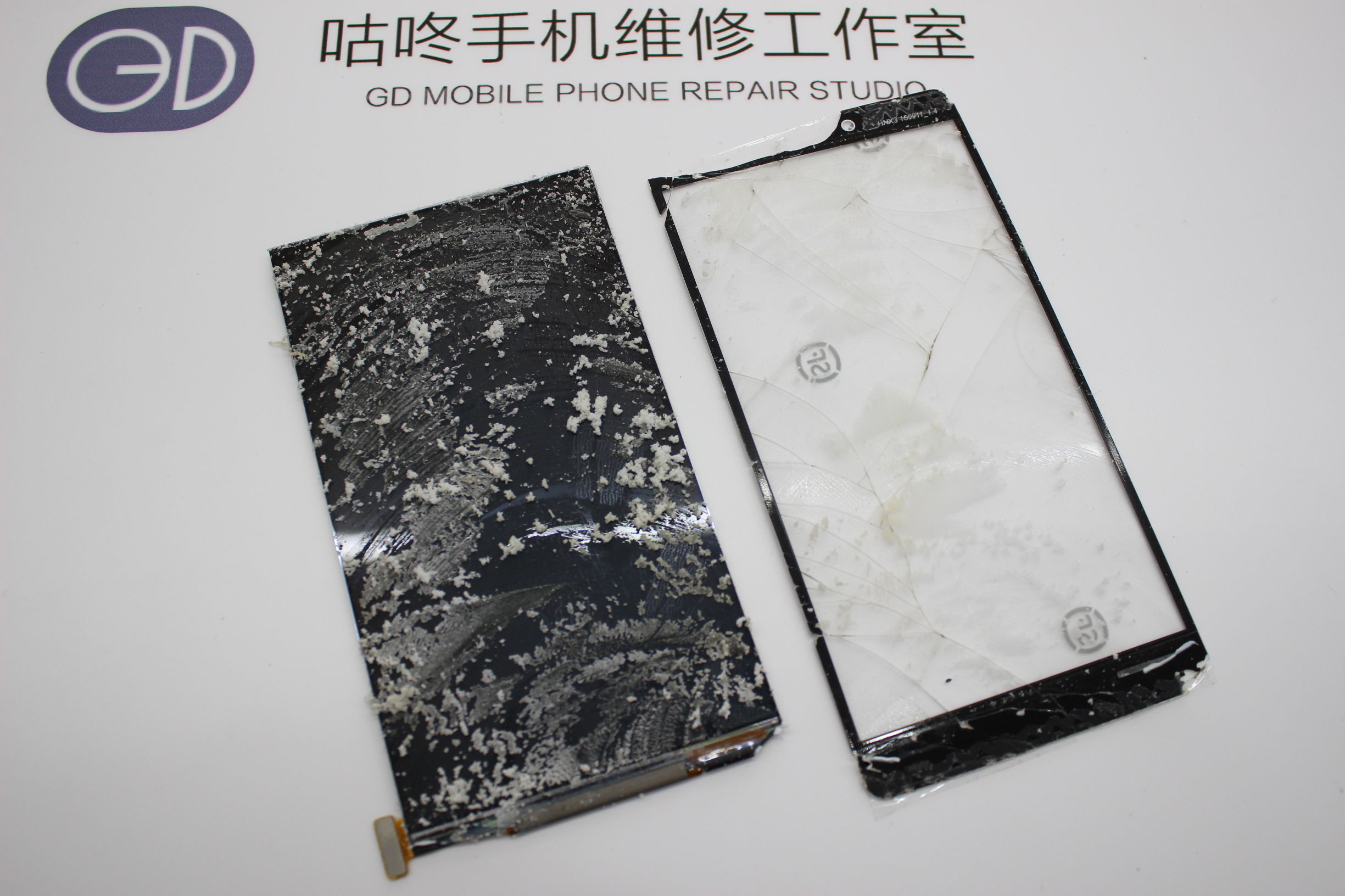 手机屏幕维修换屏怎么不被坑,手机屏幕维修和更换的区别