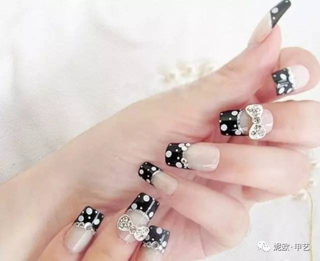 指甲油胶快速干的方法,怎么样能让指甲油快速干掉