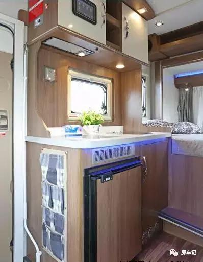 凯伦宾威大通c型房车评测,福特新世代凯伦宾威b型房车