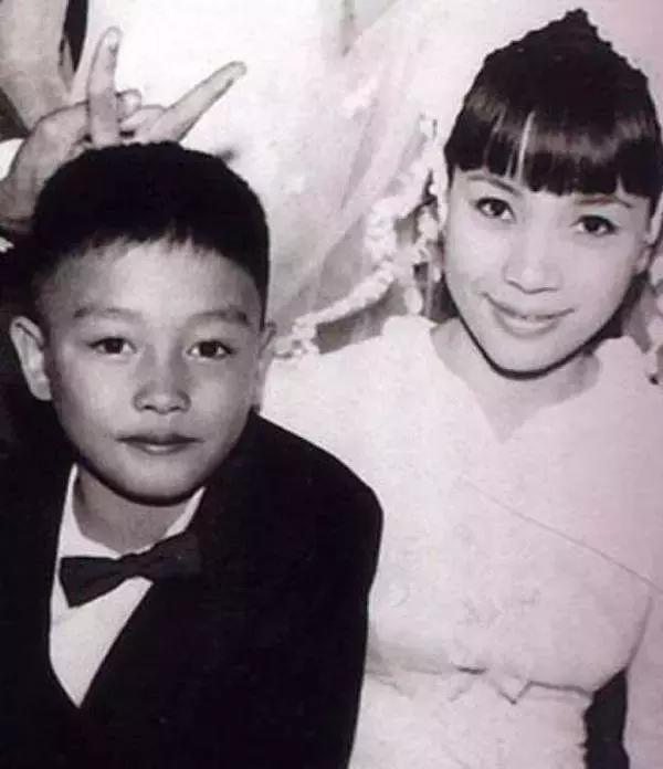 哥哥张国荣的传奇一生,张国荣老照片100张