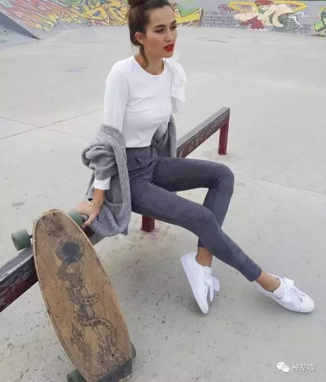 一双鞋柜里必不可少的百搭小白鞋,最美最实用的鞋柜