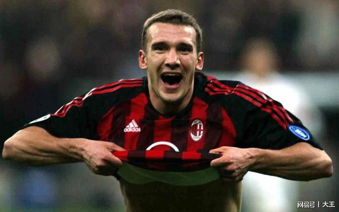 各个足球解说词经典语录,说说那些经典的足球解说词