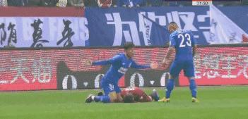 盘点中超赛程奇葩犯规,中超四大恶人名场面