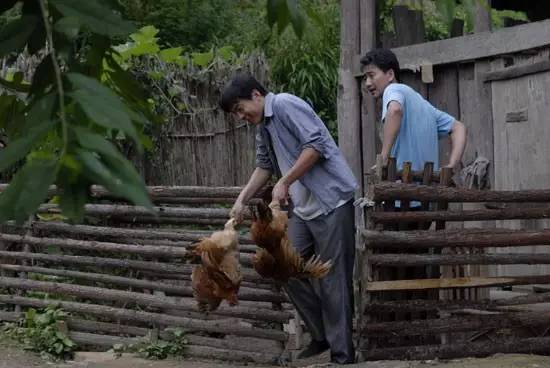 一定要“曝光”一下，这个警察的找鸡故事……