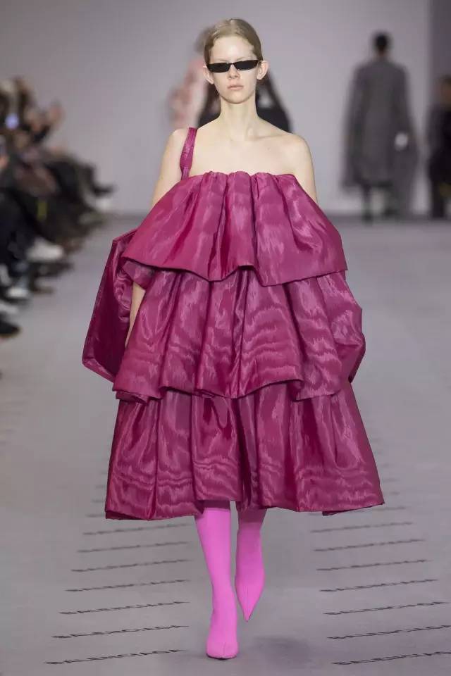 balenciaga真货对比,balenciaga烫钻牛仔真假