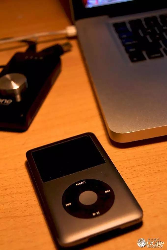 烧友评测｜听见一抹骚红：ShureSE535ltd红色特别版开箱